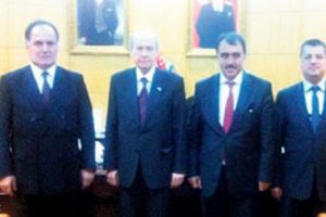 Bah&ccedil;eli'nin olduğu fotoğraf bir il&ccedil;eyi karıştırdı!