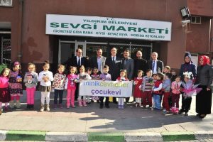 Sevgi market en b&uuml;y&uuml;k bağışını aldı