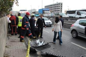 Ehliyetsiz s&uuml;r&uuml;c&uuml; can aldı!
