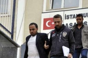 Profes&ouml;r&uuml; dolandıranlar ilkokul mezunu &ccedil;ıktı