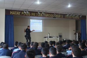 Uygulamalı gaz maskesi eğitimi