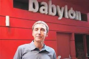 Mehmet Uluğ hayatını kaybetti