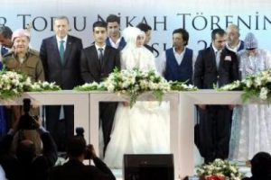 Baydemir 'din korkusu' y&uuml;z&uuml;nden nikah kıymamış!