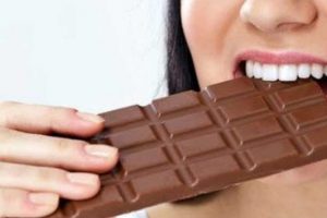 7 &ouml;ğrenci &ccedil;ikolatadan zehirlendi