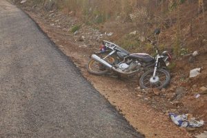 Motosikletli &ouml;ğrenci kaza yaptı