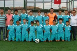 Gemlik Belediyespor'un &ouml;nlenemez y&uuml;kselişi