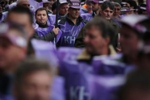 Bulgaristan'da protestolar s&uuml;r&uuml;yor