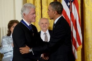 Obama'dan Bill Clinton'a &Ouml;zg&uuml;rl&uuml;k Madalyası
