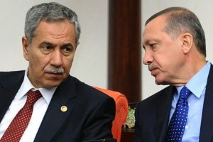Erdoğan ile Arın&ccedil; yine ayrı d&uuml;şt&uuml;
