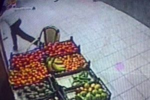 Eniştesini b&ouml;yle bı&ccedil;akladı