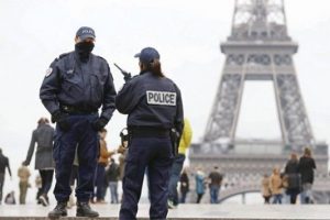 Paris'teki saldırıların ş&uuml;phelisi yakalandı