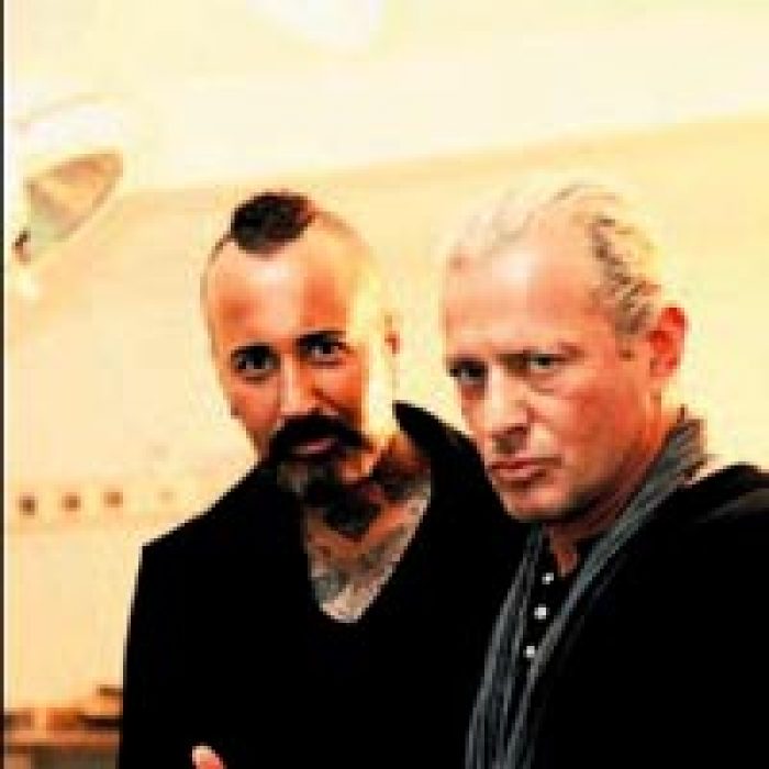 Costas Mandylor klip yıldızı oluyor...