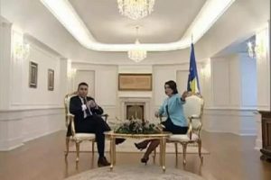 Kosova Cumhurbaşkanı iki g&ouml;revliyi st&uuml;dyodan &ccedil;ıkardı