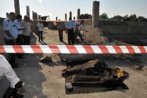 İki kardeşe mezar olan duvarın sahibine ceza
