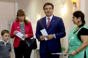 G&uuml;rc&uuml; basını Saakaşvili'nin skandallarını yazdı