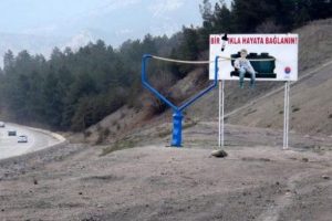 &Uuml;&ccedil; boyutlu emniyet kemeri uyarısı