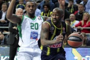 Fenerbah&ccedil;e &Uuml;lker unvanını koruma peşinde