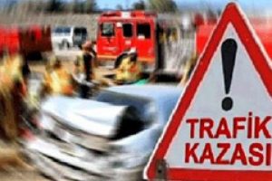 12 yaşındaki s&uuml;r&uuml;c&uuml; kaza yaptı: 3 yaralı