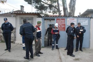 Cezaevindeki tatbikat ger&ccedil;ek sanılınca ekipler alarma ge&ccedil;ti