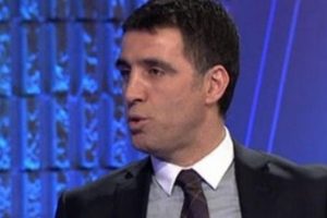 Hakan Ş&uuml;k&uuml;r'den Bakara Sureli dershane tweeti!
