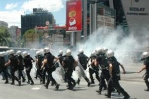 &Ouml;ğretmene Gezi cezası