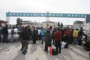 Suriye'de 'g&uuml;mr&uuml;k kapısı' &ccedil;atışması