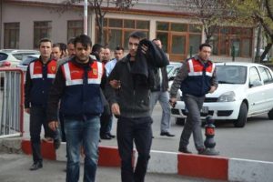 Jandarmadan "r&uuml;şvet" operasyonu: 18 g&ouml;zaltı