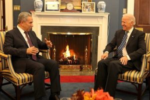 Arın&ccedil;, ABD Başkan Yardımcısı Biden ile g&ouml;r&uuml;şt&uuml;
