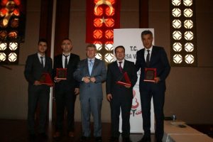 "&Ouml;ğretmenler, &ouml;ğrencilerin beklentilerini karşılamak zorunda"