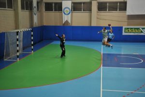 Nil&uuml;fer Avrupa'da hızlı başladı