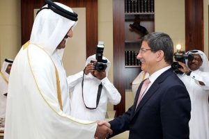 Davutoğlu Katar Emiri ile bir araya geldi