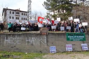 K&ouml;yl&uuml;lerden HES protestosu