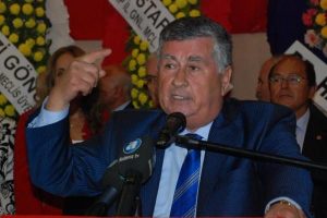 'İktidar demokrasiyi defolu mal haline getirdi'
