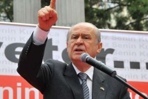 'Slogan atıp durma'