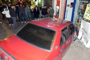 D&uuml;kkana camdan girdi