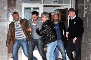 Kendisini eve kapatan babaya &ouml;zel harekat operasyonu