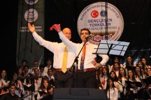T&uuml;rk&uuml;lerini &ouml;ğretmenler i&ccedil;in s&ouml;ylediler