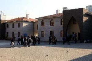 120 yıllık taş mektep m&uuml;ze olacak