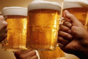 Alkol satışlarındaki d&uuml;ş&uuml;ş notu tehdit ediyor