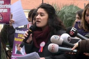 Kadınların &ouml;ld&uuml;r&uuml;lmemesi i&ccedil;in valiliğe dilek&ccedil;e verdiler
