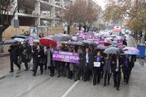 İneg&ouml;l'de "kadına şiddete hayır" y&uuml;r&uuml;y&uuml;ş&uuml;
