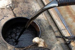 Petrol fiyatları daha d&uuml;şecek mi?