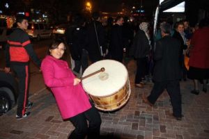 'Kadına vurma davula vur'