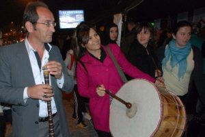 'Kadına vurma, davula vur'