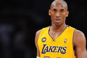 Kobe Lakers ile 2 yıl daha