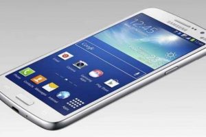 Samsung'dan yeni bir dev telefon