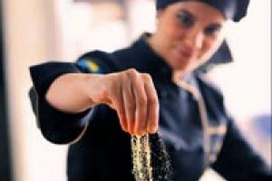 G&uuml;nl&uuml;k tuz t&uuml;ketimi d&uuml;şt&uuml;!