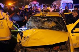 Fatih'te trafik kazası: 2 yaralı