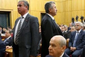 Bah&ccedil;eli'nin başından ayrılmadılar