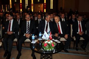 "Kamu y&ouml;netimi bir oligarşi olarak T&uuml;rkiye'nin &ouml;n&uuml;nde en b&uuml;y&uuml;k engel"